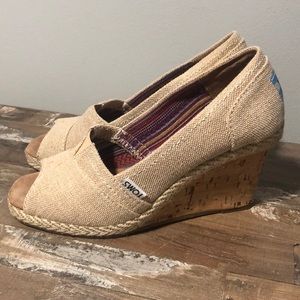 Toms size 5.5 wedges